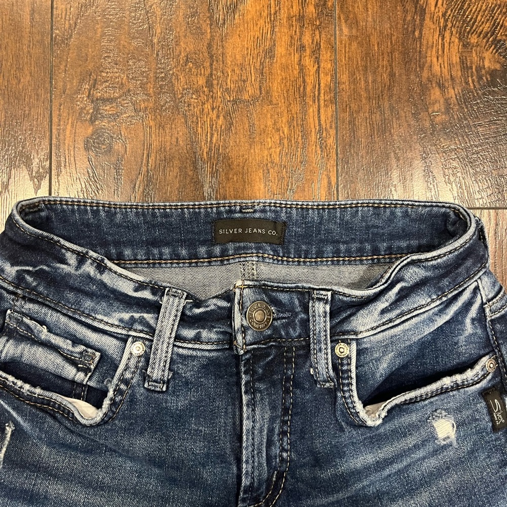 Silver Jeans Dark Blue Capri - Picture 2 of 4